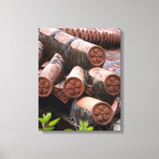 Tiled Dach des Okinawan-Hauses Leinwanddruck (Vorderseite)