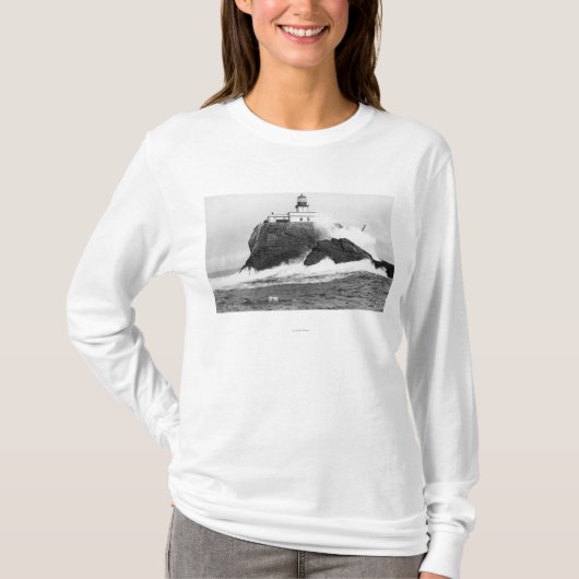 Tillamook, Oregon-Leuchtturm nahe Küste ODER T-Shirt (Vorderseite)