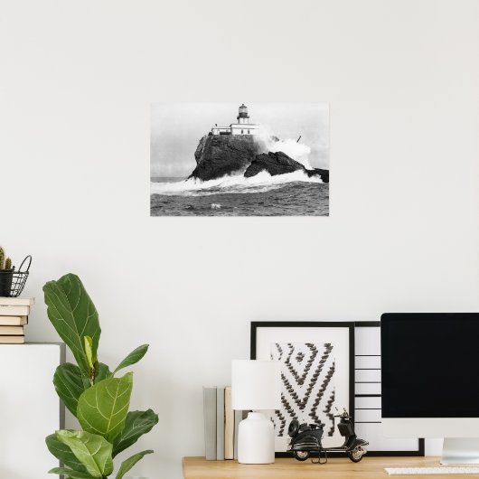 Tillamook, Oregon Lighthouse am Meer, OR Poster (Heimbüro)