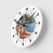 TIME! ⏰ Custom Wall Clock – Add Your Design Runde Wanduhr (Winkel)