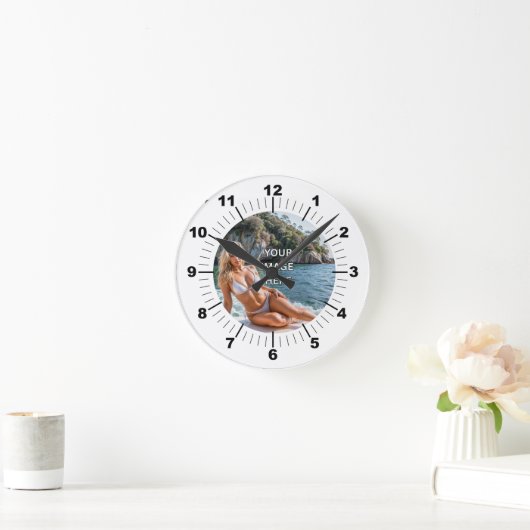 TIME! ⏰ Custom Wall Clock – Add Your Design Runde Wanduhr (Zuhause)