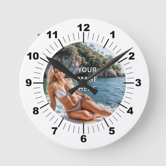TIME! ⏰ Custom Wall Clock – Add Your Design Runde Wanduhr (Vorderseite)