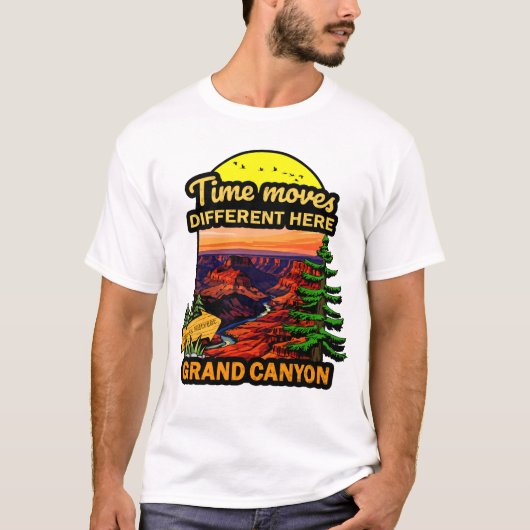 Time Moves Differently Here – Canyon Nature Hiking T-Shirt (Vorderseite)