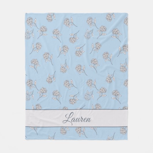 Timeless Botanical Bloom Soft Blue Monogram  Fleecedecke (Vorderseite)