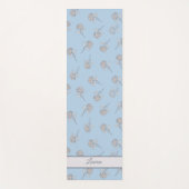 Timeless Botanical Bloom Soft Blue Monogram  Yogamatte (Vorderseite)