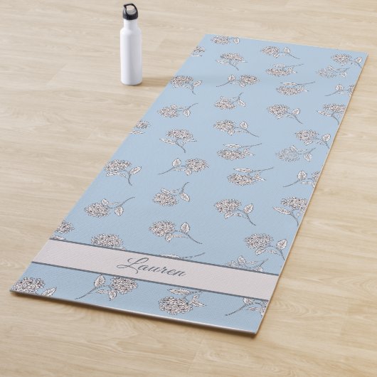 Timeless Botanical Bloom Soft Blue Monogram  Yogamatte (Beispiel)