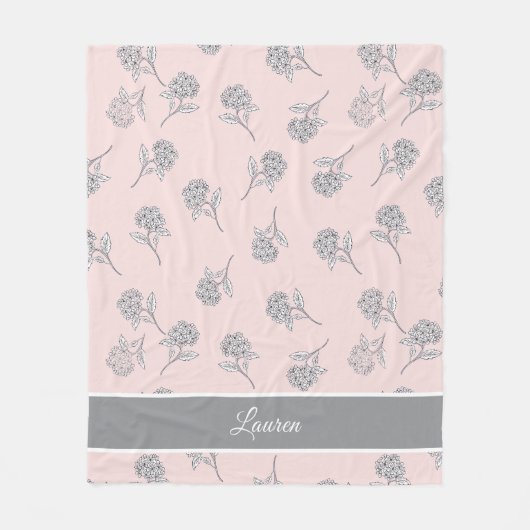 Timeless Botanical Bloom Soft Pink Monogram  Fleec Fleecedecke (Vorderseite)