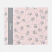 Timeless Botanical Bloom Soft Pink Monogram  Fleec Fleecedecke (Vorderseite (Horizontal))