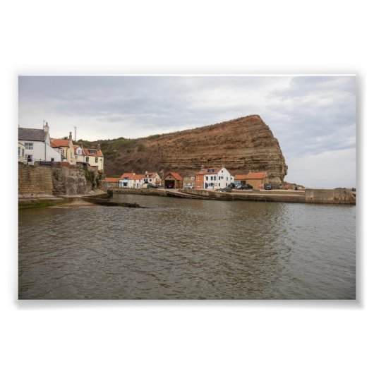 Timeless Charm of Staithes Harbour Fotodruck (Vorne)