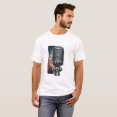 Timeless Elegance: Bold Vintage Aesthetics T-Shirt (Vorne ganz)