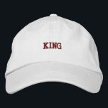 Timeless Khaki Cap Niedlich Royal King Embroidery  Bestickte Baseballkappe<br><div class="desc">Der bestickte "King"-Text fügt diesem weißen Baumwollhut eine fette Touch hinzu. Mit einem verstellbaren Gurtband für die perfekte Passform,  ist es eine großartige Möglichkeit,  Ihren Stil mit einem Regal-Flair zu präsentieren.</div>