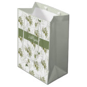 Timeless Sage Olive Wataercolor Chic Name Mittlere Geschenktüte (Vorderseite Schrägansicht)