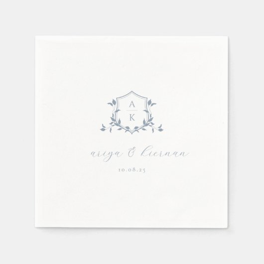Timeless Vines Dusty Blue Crest Wedding Monogram Serviette (Vorderseite)
