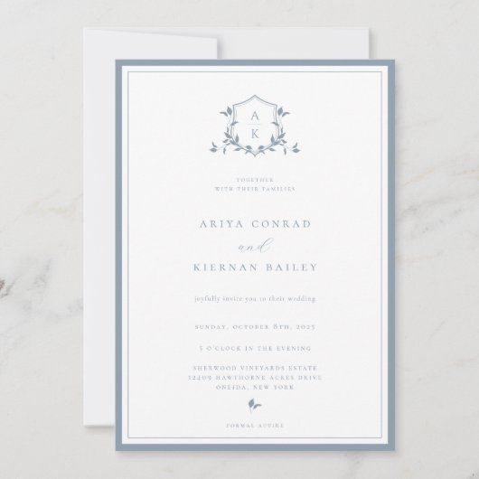 Timeless Vines Dusty Blue Monogram Wedding Crest Einladung (Vorderseite)