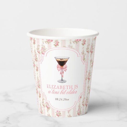 'Tini Bit Older Espresso Martini Coquette Geburtst Pappbecher (Vorderseite)
