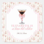 'Tini Bit Older Espresso Martini Coquette Geburtst Quadratischer Aufkleber (Vorderseite)