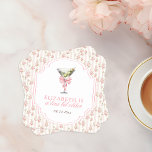 'Tini Bit Older Martini Coquette Geburtstag Rechteckiger Pappuntersetzer<br><div class="desc">Diese raffinierte und angenehme Einladung zeigt ein hübsches Blumendesign in Rosa und Weiß, ideal für eine raffinierte Geburtstagsfeier. Die Zugabe eines Martini mit einem Bogen bringt eine Touch von Eleganz und schafft eine schicke Atmosphäre für die Veranstaltung. Die Phrase "Tini bit older" schlägt ein spielerisches und kokriotisches Thema vor, das...</div>