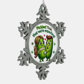 Tink mit Pickle, den wir erwarten Schneeflocken Zinn-Ornament (Links)