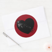 Tinte schwarzes Herz geplasht. Runder Aufkleber (Umschlag)