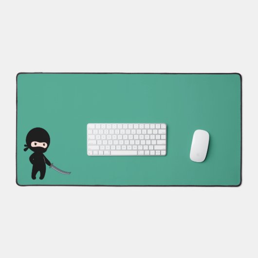 Tiny Angry Ninja auf Dark Green Schreibtischunterlage (Tastatur & Maus)