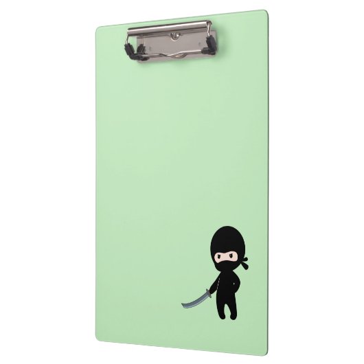 Tiny Angry Ninja auf Green Klemmbrett (Links)