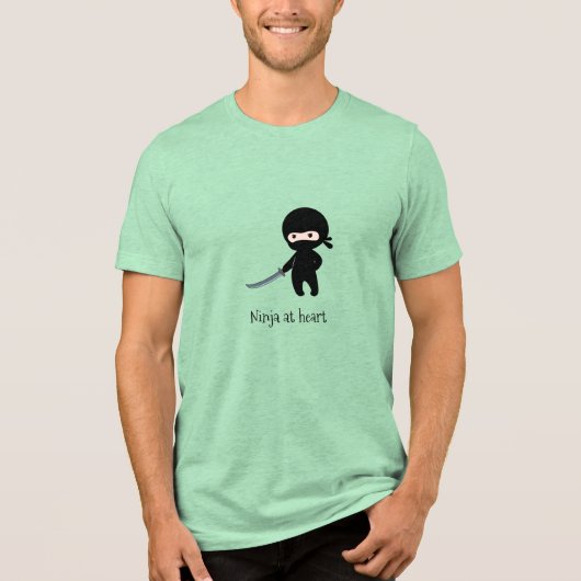 Tiny Angry Ninja im Herzen Tri-Blend Shirt (Vorderseite)