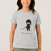Tiny Angry Ninja im Training Tri-Blend Shirt (Vorderseite)