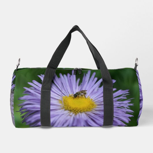 Tiny Bee on Lila Aster Blume Personalisiert Duffle Bag (Rückseite)