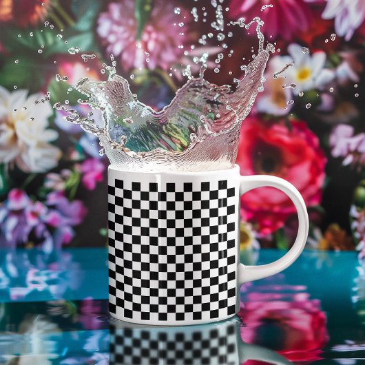 Tiny Black and White Checked Pattern Tasse