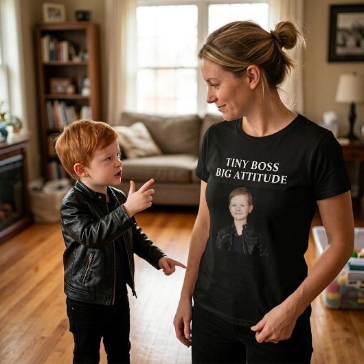 Tiny Boss, großes, maßgeschneidertes Kid-Foto T-Shirt