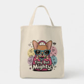 Tiny but Mighty Chihuahua T-Shirt Tragetasche (Rückseite)