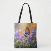 Tiny Butterfly On Wildblumen bei Sunrise Tasche (Vorderseite)