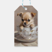 Tiny Delight: Chihuahua-Welpe in einem Teacup, Geschenkanhänger (Rückseite)
