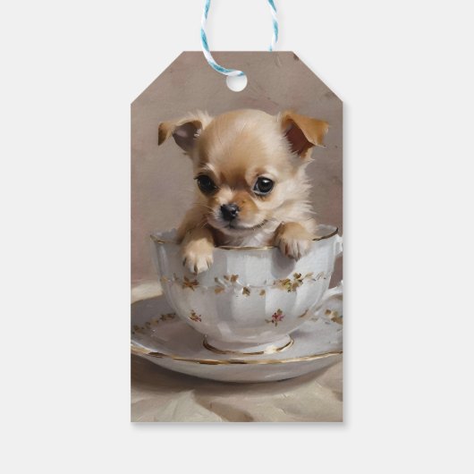Tiny Delight: Chihuahua-Welpe in einem Teacup, Geschenkanhänger (Rückseite)