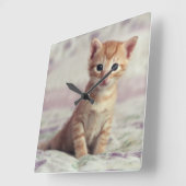 Tiny Ginger Kitten Quadratische Wanduhr (Winkel)