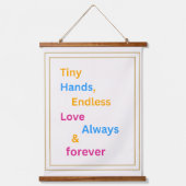 Tiny Hands Endless Love –Family Handprint Wall art Wandteppich Mit Holzrahmen (Vorderseite)