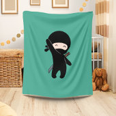 Tiny Happy Ninja auf Dark Green Fleecedecke