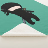 Tiny Happy Ninja auf Dark Green Sherpadecke (3/4)