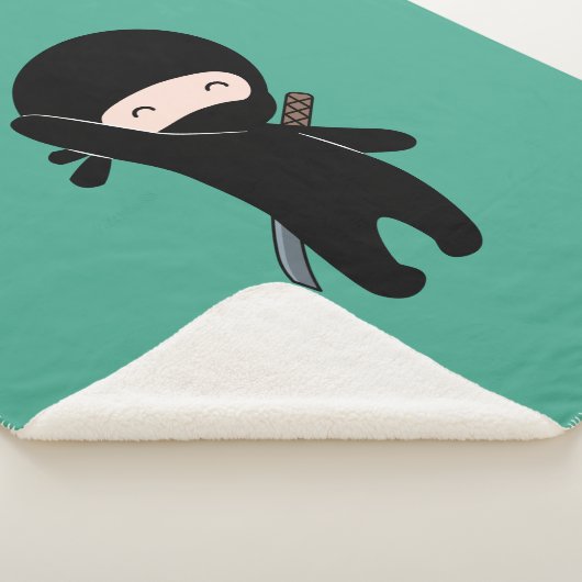 Tiny Happy Ninja auf Dark Green Sherpadecke (3/4)