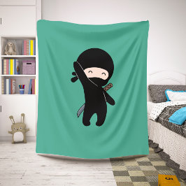 Tiny Happy Ninja auf Dark Green Sherpadecke