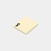 Tiny Happy Ninja auf Yellow Post-it Klebezettel (angewinkelt)