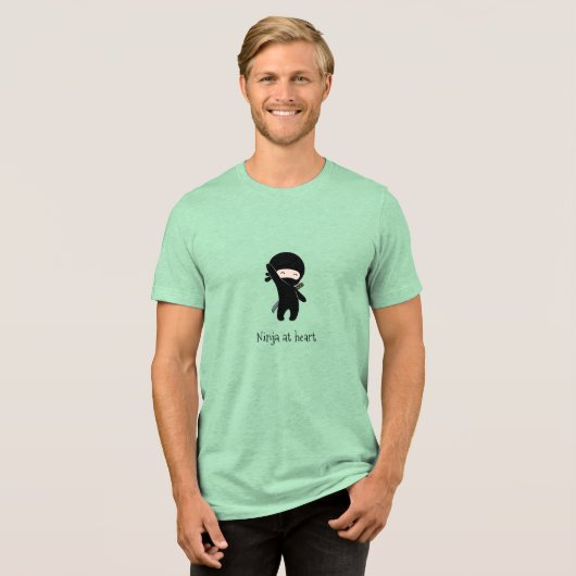 Tiny Happy Ninja im Herzen Tri-Blend Shirt (Vorderseite voll)