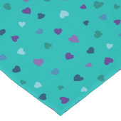 Tiny Hearts, Purple, Teal, Blue on Turquoise Kurzer Tischläufer (Ecke)