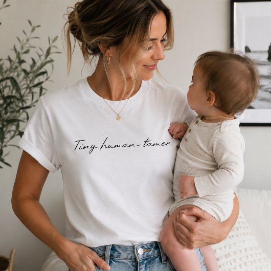 Tiny Human Tamer | Spaß an Typografischer Angebots T-Shirt