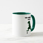 Tiny Humans Go Squish Funny Dinosaur Cartoon Tasse (VorderseiteRechts)