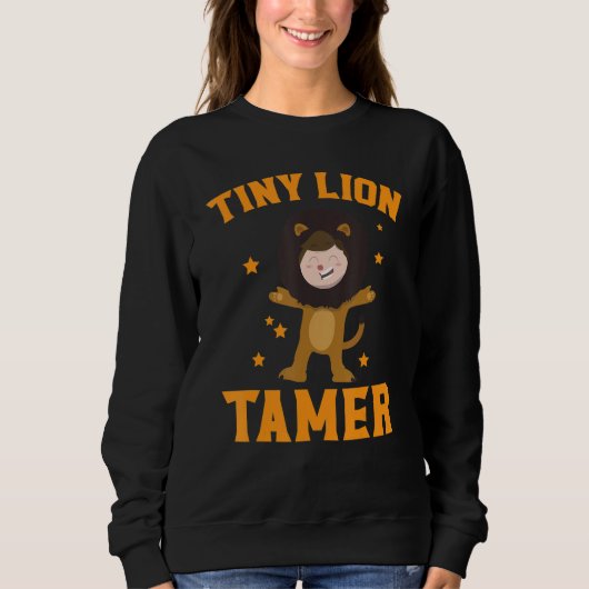 Tiny Lion Tamer Circus Mitarbeiter Kostümkarneval Sweatshirt (Vorderseite)