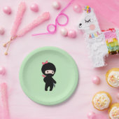 Tiny Ninja Girl on Green Pappteller (Party)