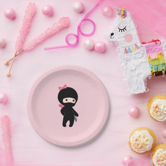 Tiny Ninja Girl on Pink Pappteller (Party)