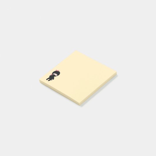 Tiny Ninja Girl on Yellow Post-it Klebezettel (angewinkelt)