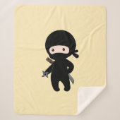 Tiny Ninja Holding Drewing Star auf Gelb Sherpadecke (Vorderseite)